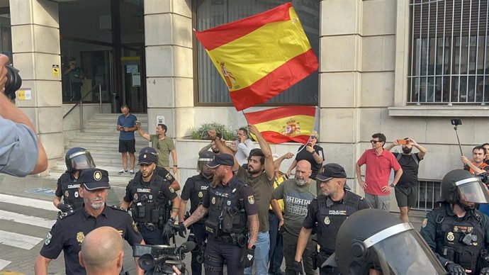 El eurodiputado y líder de Se Acabó la Fiesta (SALF), Luis 'Alvise' Pérez, a 1 de agosto de 2026, en Ceuta (España).