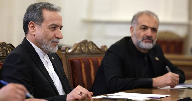 Irán mantiene las espadas en alto y avisa que una acción hostil de EEUU recibirá una "respuesta proporcional"