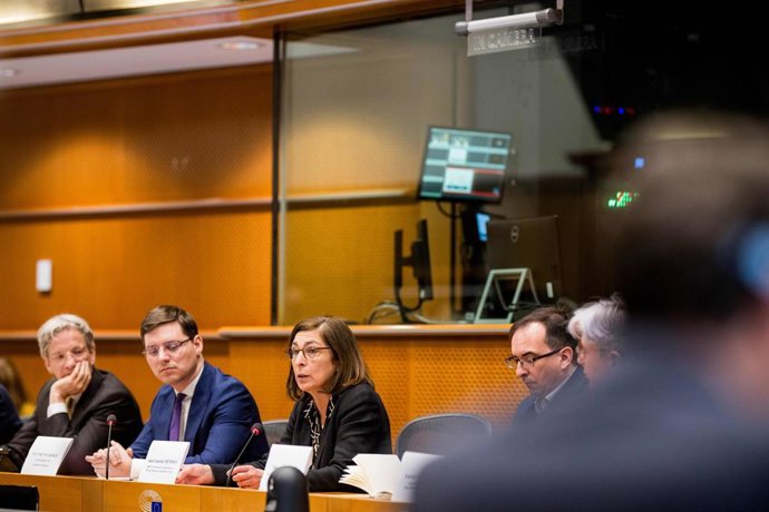 Archivo - Fabrice Fries, presidente de la EANA y de la AFP; Victor Negrescu, vicepresidente del Parlamento Europeo; y Ana Catarina Mendes, vicepresidenta de los S&D