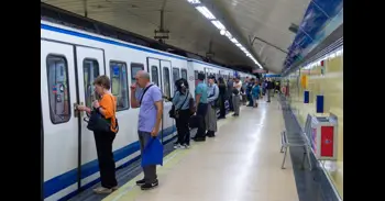 Usuarios de Metro de Madrid crean una web para denunciar el "infierno" en vagones por el calor, especialmente en la L1