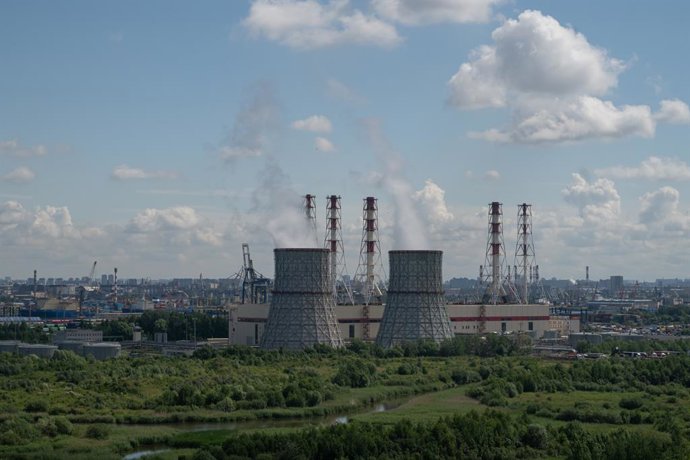 4 de julho de 2026, São Petersburgo, Rússia: Imagens do Terminal Petrolífero de São Petersburgo, um dos maiores terminais da Rússia para o transbordo e armazenamento de derivados de petróleo na região do Báltico. O terminal já foi alvo de vários ataques c
