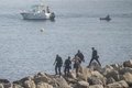 Las barreras de contención instaladas por el Gobierno en Ceuta ya están "plenamente" operativas