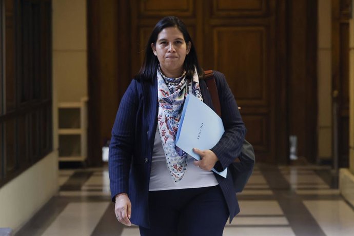 Valparaiso, 10 de junio 2026. La senadora Andrea Balladares en los pasillos del Congreso Nacional Sebastian Cisternas/Aton Chile