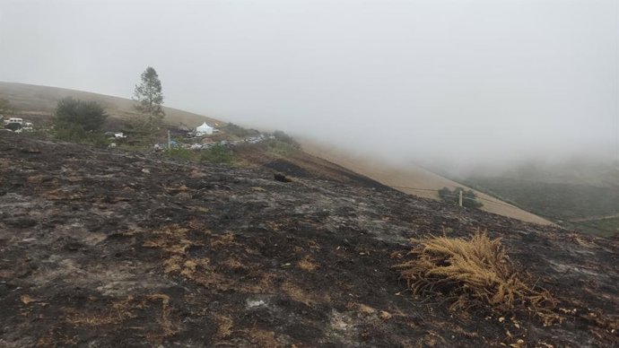 Archivo - Terrenos afectados por los fuegos de agosto de 2025. Foto de archivo.