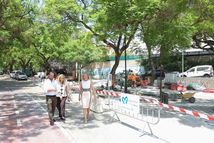 Visita de la alcaldesa de Marbella a las obras del nuevo aparcamiento en la avenida Maíz Viñals