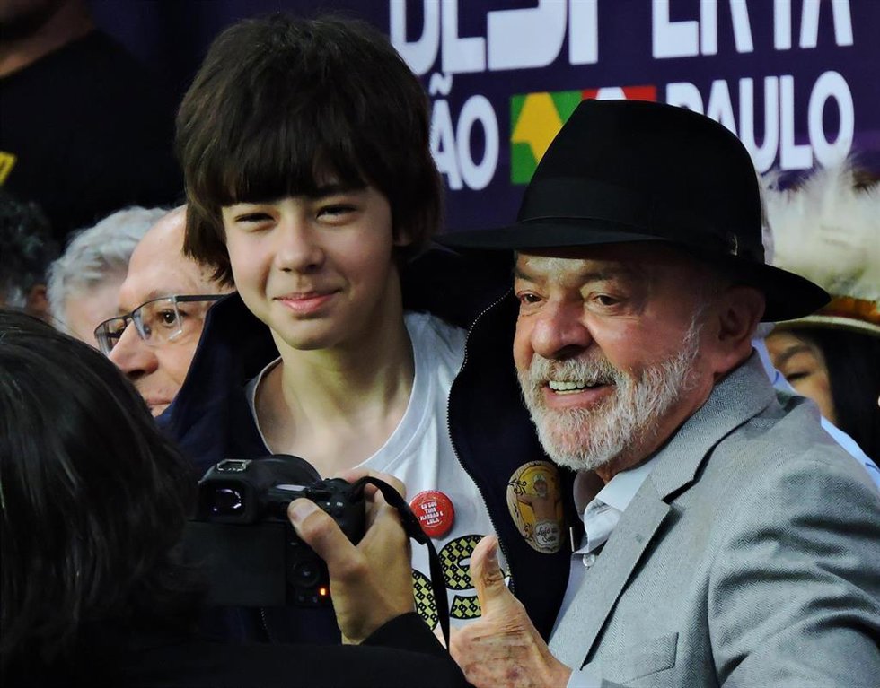 Luiz Inacio Lula da Silva acude al congreso del PT en Sao Paulo para recibir la nominación a las elecciones de octubre, a 2 de agosto de 2026 