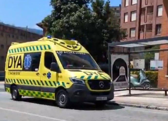 Herido un motorista tras colisionar con un coche en Castro Urdiales