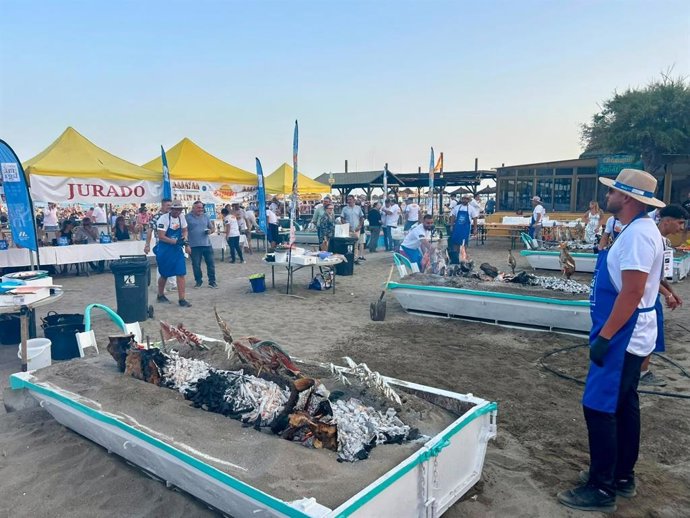 Sergio Cerdán Cervantes, de La Tómbola / Grupo Bar América de Torremolinos se proclamó ayer ganador del XII Concurso de Espetos Costa del Sol