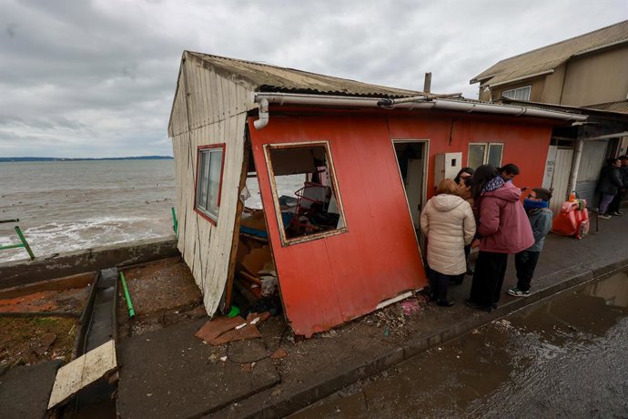 Penco Viernes 17 de julio 2026  Comienza los trabajos de limpieza de la caleta  Cerro Verde de la comuna de Penco tras los graves daños que produjo el frente de mal tiempo y las marejadas anormales que afectaron al centro sur del país (Carlos Acuña/Aton