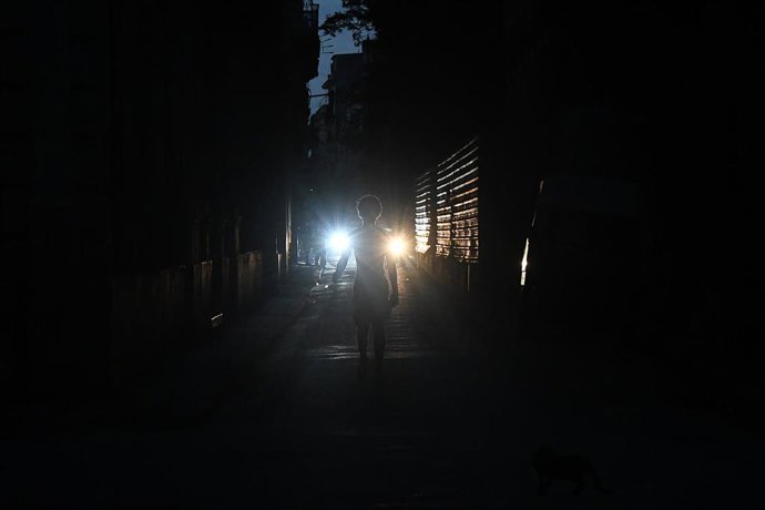 La Habana de noche durante un apagón. Imagen de archivo