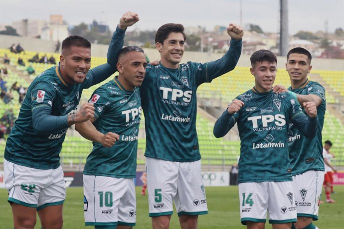 Futbol, Santiago Wanderers vs Union San Felipe Fecha 17, Liga de Ascenso 2026 El jugador de Santiago Wanderers, Leandro Navarro,  celebra su gol contra Union San Felipe durante el partido de la Liga de Ascenso disputado en el estadio Elias Figueroa de