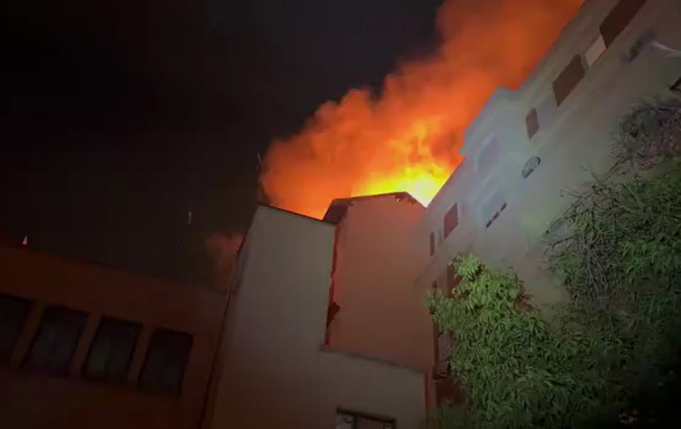 Desalojados dos edificios de Chamberí (Madrid) por un aparatoso incendio