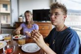 Foto: Desayunar no aumenta las calorías diarias y mejora la calidad de la alimentación de los adolescentes