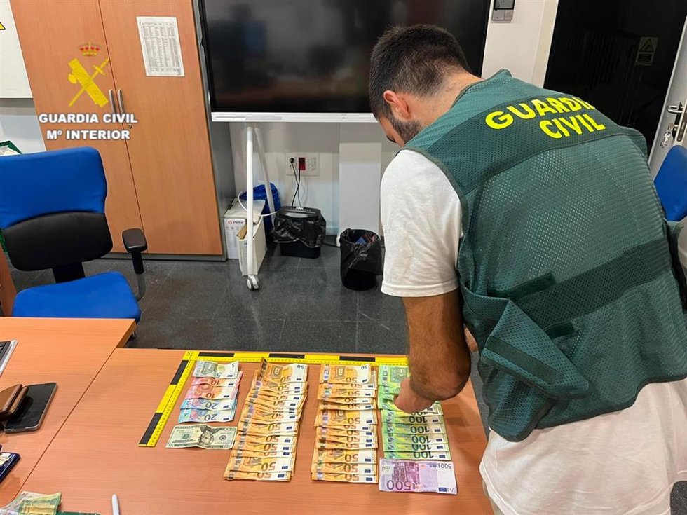 La Guardia Civil ha detenido a un hombre  por robar en áreas de servicio de la AP-7