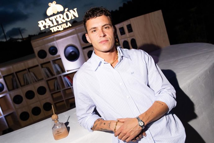Arón Piper presenta en Ibiza su nuevo single, Bucle