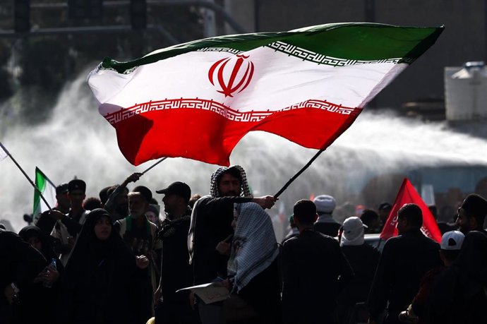 Imagen de la procesión en Teherán por la muerte del líder supremo de Irán, el ayatolá Alí Jamenei, a manos de Estados Unidos.