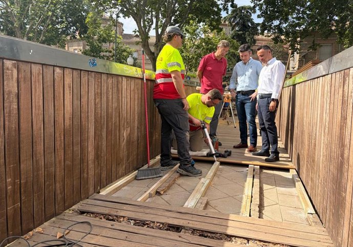 Este lunes han comenzado las obras en el Puente de las Titas y está previsto que concluyan el 7 de agosto, mientras que los trabajos en el Parque Antonio Jiménez Blanco se iniciarán el 5 de agosto y finalizarán, previsiblemente, el 21 de agosto.