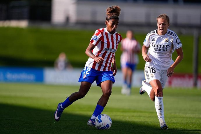 Archivo - Luany Vitoria, del Atlético de Madrid, durante el partido de Liga F ante el Real Madrid en el estadio Alfredo Di Stéfano de Valdebebas (Madrid)