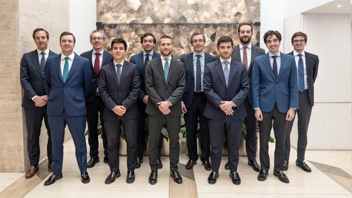 Archivo - Equipo de Azvalor.