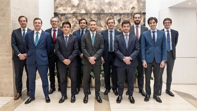 Archivo - Equipo de Azvalor.