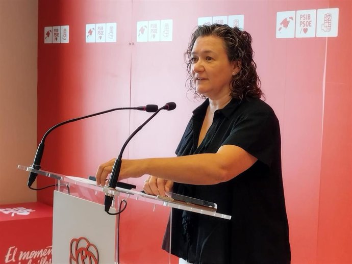 La diputada del PSIB-PSOE Mercedes Garrido en una rueda de prensa
