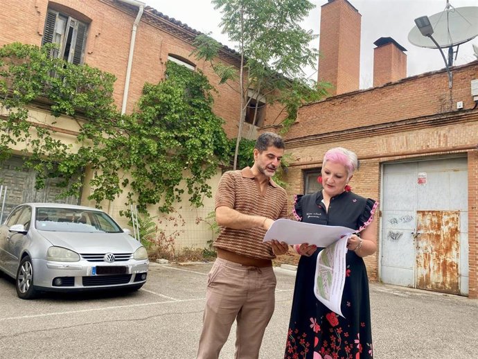 La delegada de la Junta en Guadalajara, Rosa María García, acompañada por el delegado provincial de Fomento, Javier del Molino.