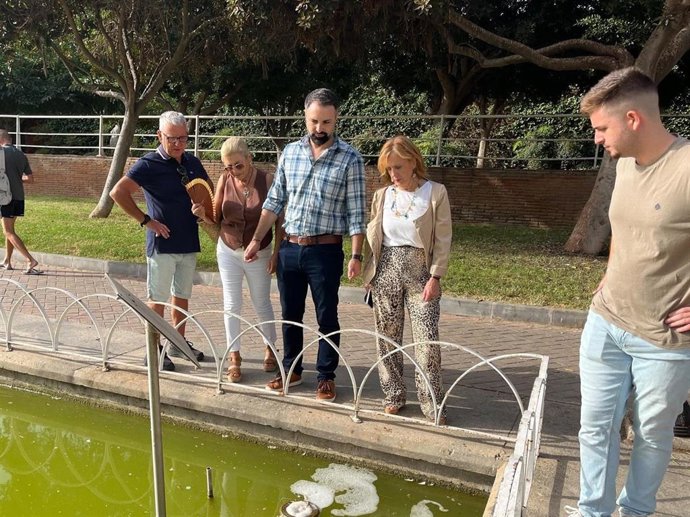 El portavoz municipal del PSOE, Mariano Ruiz Araujo, y la concejala Begoña Medina.