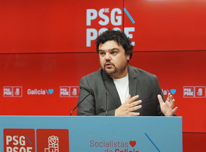 Archivo - El portavoz de la Ejecutiva del PSdeG, Julio Torrado, en una rueda de prensa, a 26 de septiembre de 2025.