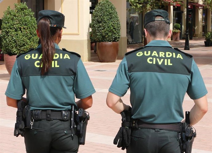Archivo - Agentes de la Guardia Civil
