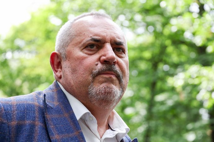 Archivo - Arquivo - RÚSSIA, MOSCOU - 24 DE JUNHO DE 2026: O político Boris Nadezhdin é visto do lado de fora do Tribunal Distrital de Zamoskvoretsky, onde está ocorrendo uma audiência no processo contra Maxim Kruglov, ex-membro da Duma Municipal de Moscou
