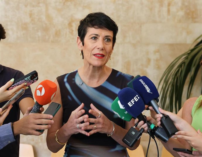 La ministra de Inclusión, Seguridad Social y Migraciones, Elma Saiz, durante la IV Comisión de Seguimiento del Ingreso Mínimo Vital (IMV), en la sede del Ministerio, a 27 de julio de 2026, en Madrid (España). 