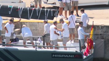 El Rey Felipe VI sorprende en Palma de Mallorca con un inusual doble movimiento