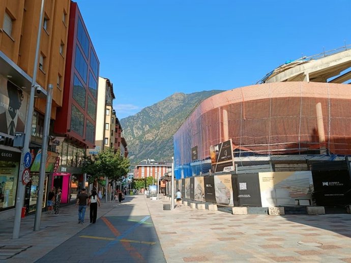 Una imagen del eje comercial de la avenida Carlemany (Andorra)