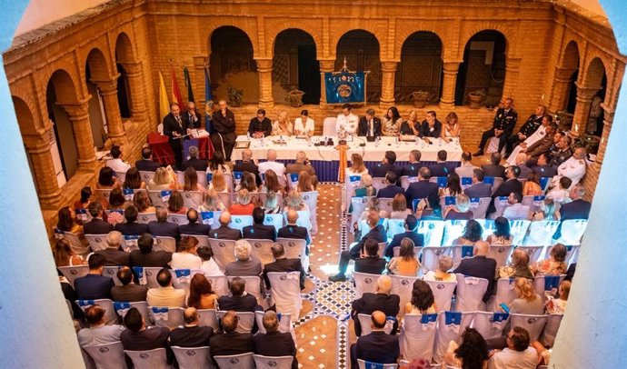 El presidente de la Diputación de Huelva, David Toscano, en la Sesión Extraordinaria de Real Sociedad Colombina en el Monasterio de La Rábida en Palos de la Frontera (Huelva).