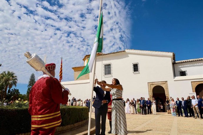 Imagen del izado de la bandera.