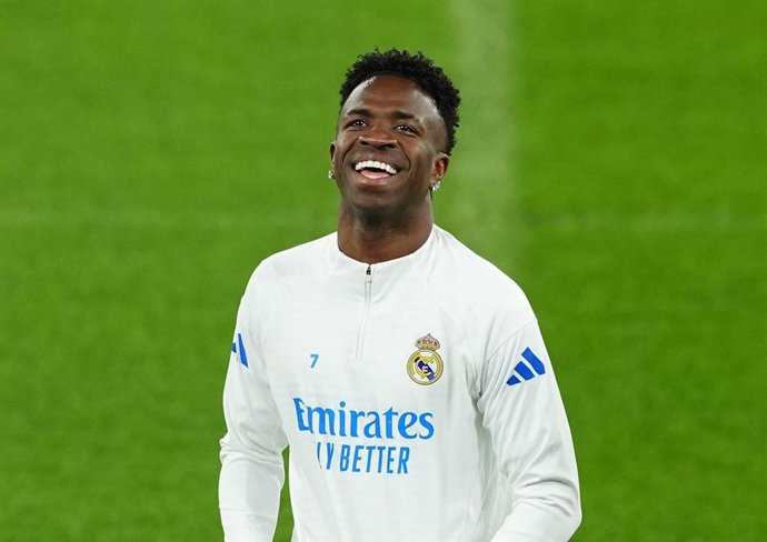 Archivo - Arquivo - 16 de março de 2026, Reino Unido, Manchester: Vinicius Júnior, do Real Madrid, participa de um treino no Etihad Stadium, antes da partida de volta das oitavas de final da Liga dos Campeões da UEFA, na terça-feira, contra o Manchester C