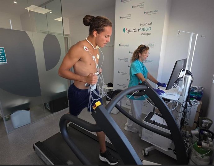 Trops Málaga Balonmano inicia la pretemporada con los reconocimientos médicos en Quirónsalud Málaga