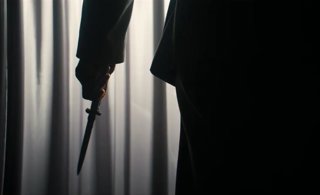 Un asesino anda suelto en el tráiler de Su propio infierno, lo nuevo del director de Drive