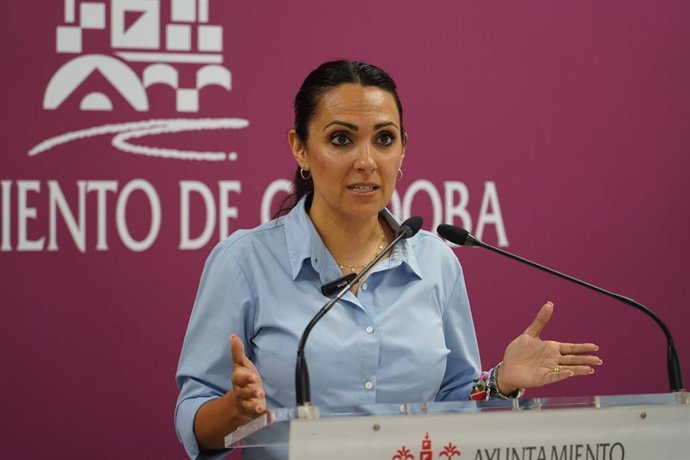 Archivo - La viceportavoz del PSOE en el Ayuntamiento de Córdoba, Carmen González.