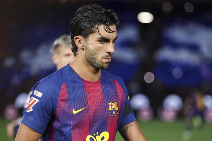 Archivo - El futbolista español Ferrán Torres en 'El Clásico' contra el Real Madrid de LaLiga EA Sports.