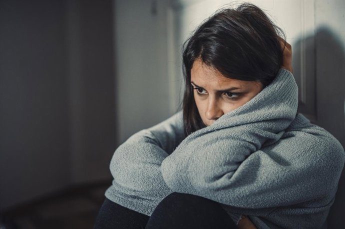 Archivo - Chica con problemas de salud mental.
