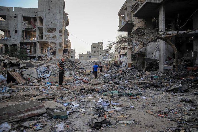 Destrozos tras un ataque israelí sobre la Franja de Gaza