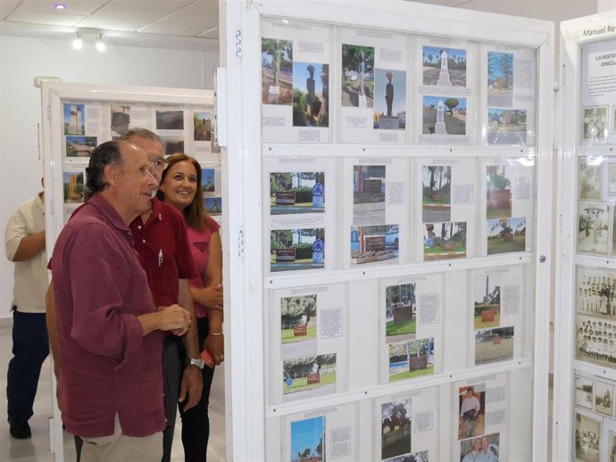 El alcalde de Chiclana de la Frontera (Cádiz), José María Román, este lunes 3 de agosto en la inauguración de una exposición filatélica sobre el 150 aniversario del título de Ciudad por parte del rey Alfonso XII