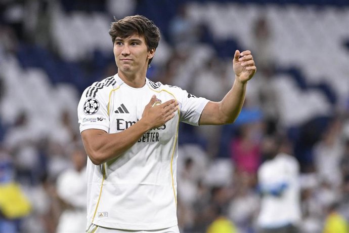 Archivo - El exfutbolista del Real Madrid Gonzalo García en el partido de la última jornada de LaLiga EA Sports frente al Athletic Club.