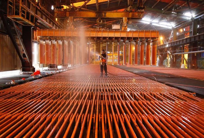 Perú.- FMI: Perú puede aprovechar nuevo auge de materias primas para crecer