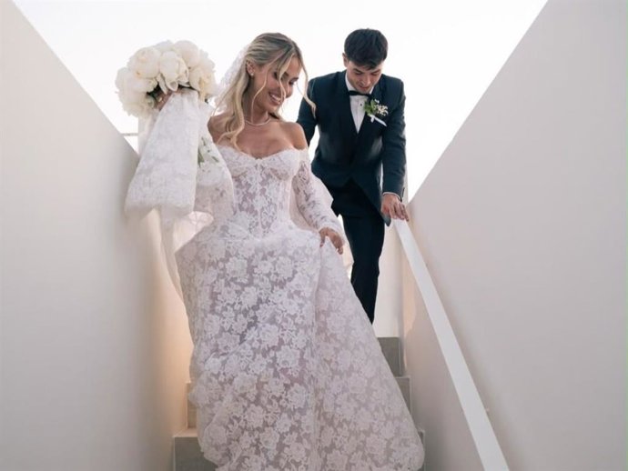 El impresionante vestido de novia de Luz Méndez en su boda con Brahim Díaz, jugador del Real Madrid