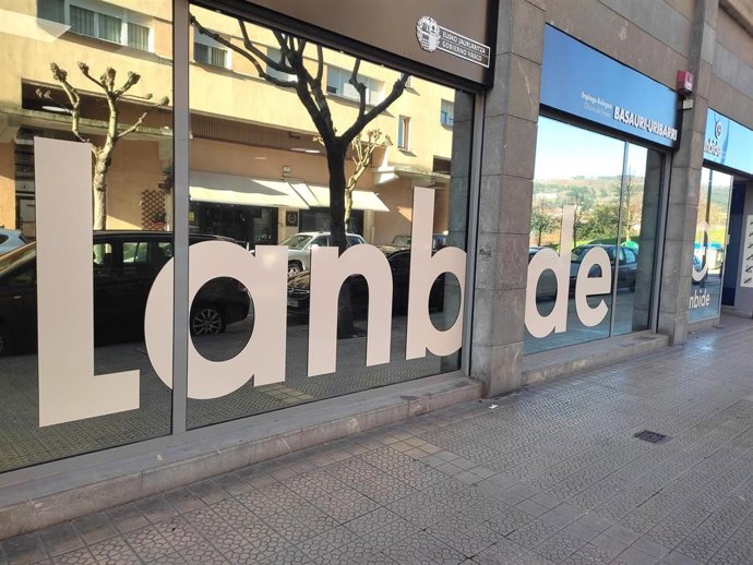 Archivo - Oficina de Lanbide en Basauri (Bizkaia)