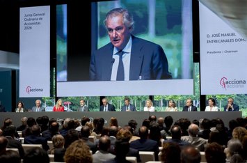 Archivo - El presidente y CEO de Acciona, José Manuel Entrecanales Domecq (c), durante la Junta General de Accionistas de Acciona, a 25 de junio de 2026, en Madrid (España). Acciona vota en su junta general ordinaria la reelección de tres miembros del órg