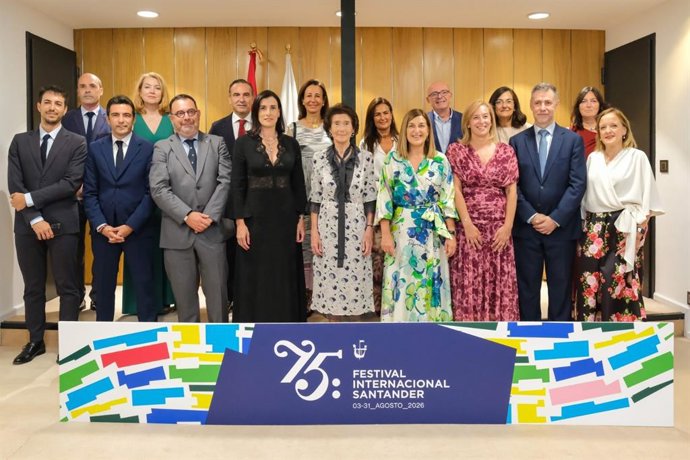 Autoridades en el arranque de la 75 edición del FIS