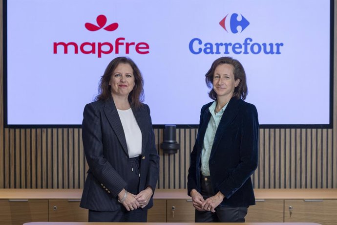 Archivo - Elena Sanz, CEO de Mapfre Iberia y Elodie Perthuisot, Directora Ejecutiva de Carrefour España